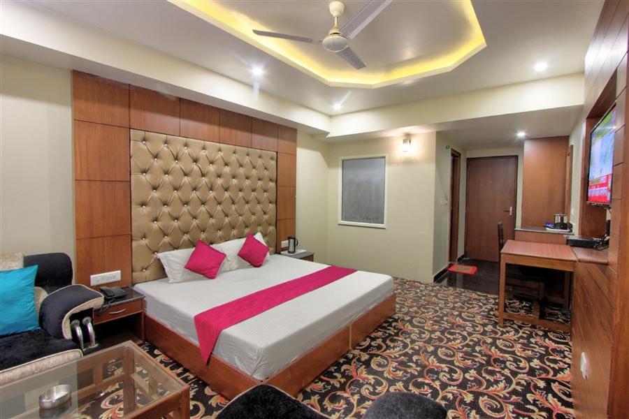 Hotel Neelam Manali Near Volvo Bus Stand Manali Buitenkant foto