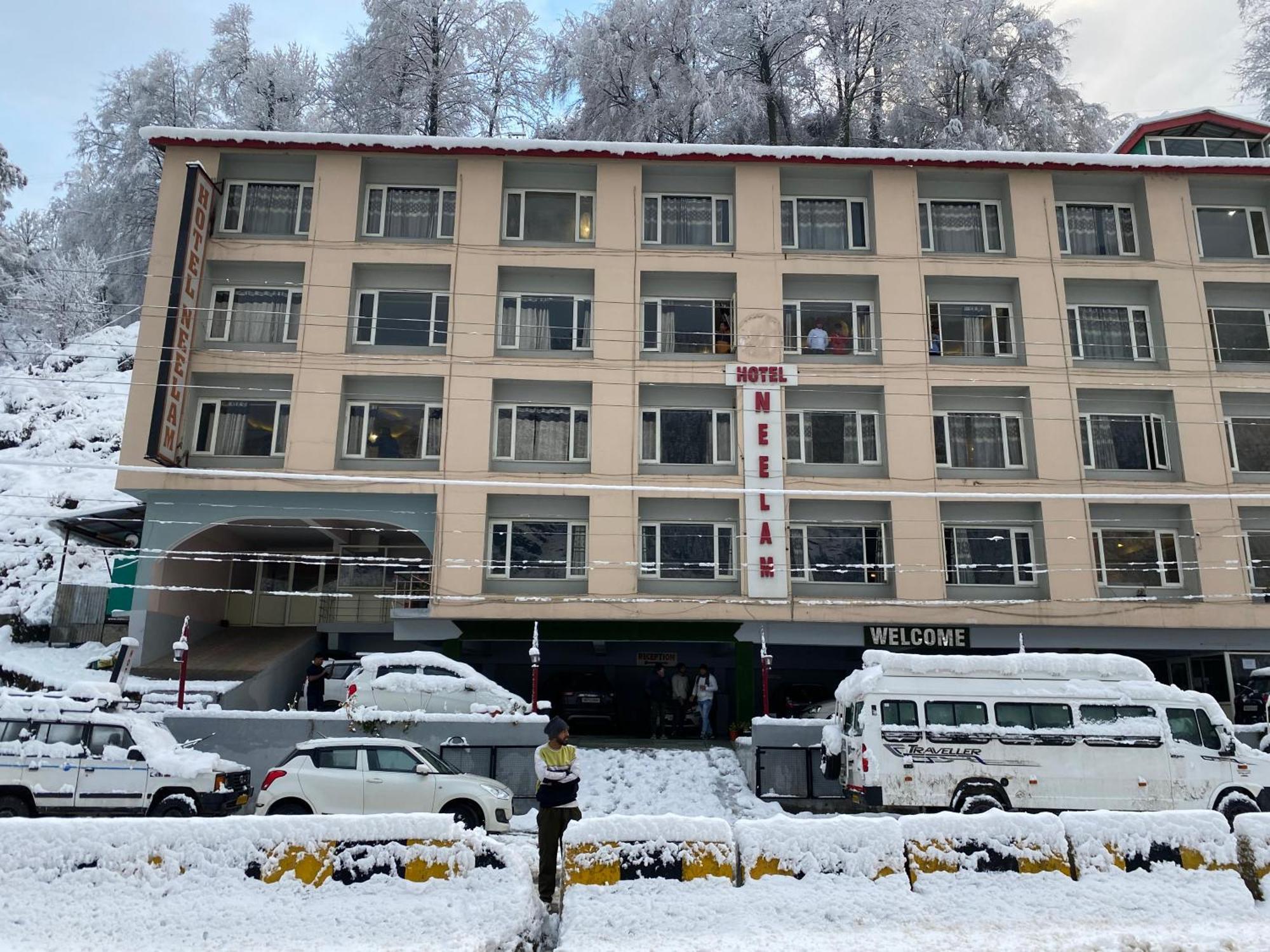 Hotel Neelam Manali Near Volvo Bus Stand Manali Buitenkant foto
